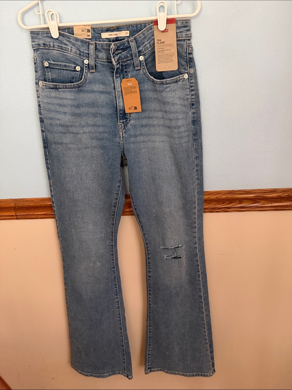 NWT Levi’s 726 High Rise Flare Jeans Light Wash Destructed Knee 30x32